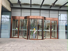 旋轉門清灰保養(yǎng)，降低故障率