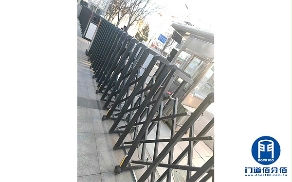 物管大廈紅門電動(dòng)伸縮門保養(yǎng)服務(wù)紀(jì)實(shí)