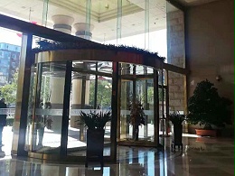 北京旋轉門保養北京金臺飯店大成路分店兩翼旋轉門保養服務案例