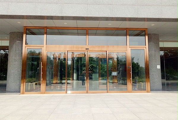 門道佰分佰教你自動門維修如何處理不能正常開關問題