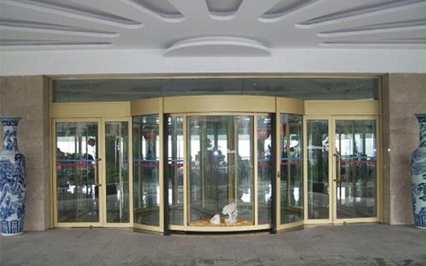 了解電動(dòng)旋轉(zhuǎn)門使用注意事項(xiàng)，保證安全與提高壽命