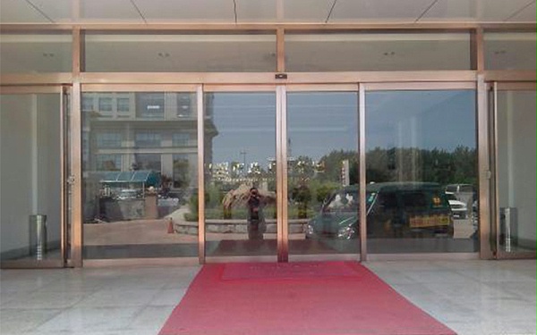 電動感應門常見偽故障及維修解決辦法總結