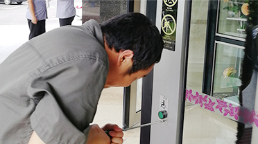 四翼旋轉門維修