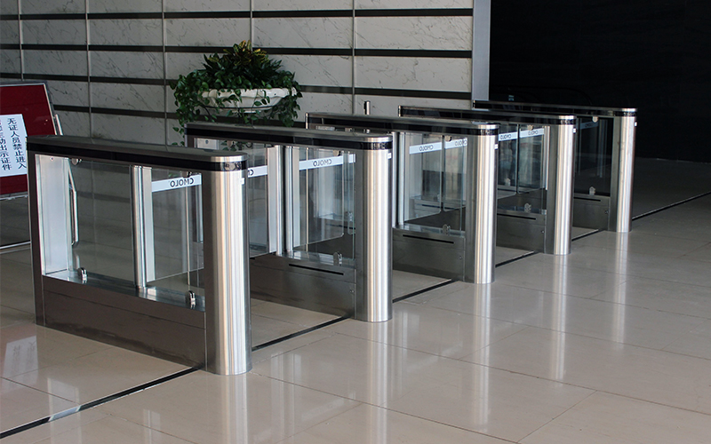 擺閘如何實現斷電開閘和抗暴力撞閘