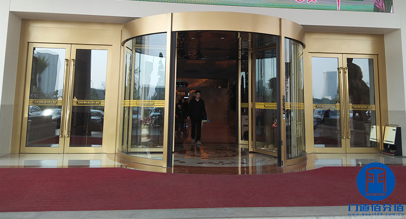 常州某酒店智匯門道旋轉(zhuǎn)門維修主動輪服務