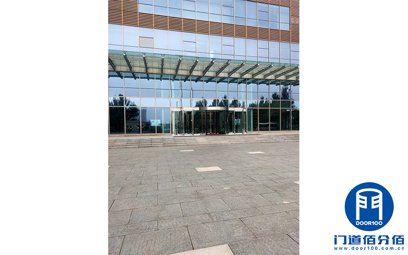 保障通行：記國家能源東北分公司旋轉門維修