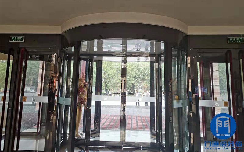 北京昌平區(qū)某培訓(xùn)中心凱必盛自動(dòng)兩翼旋轉(zhuǎn)門大保養(yǎng)服務(wù)