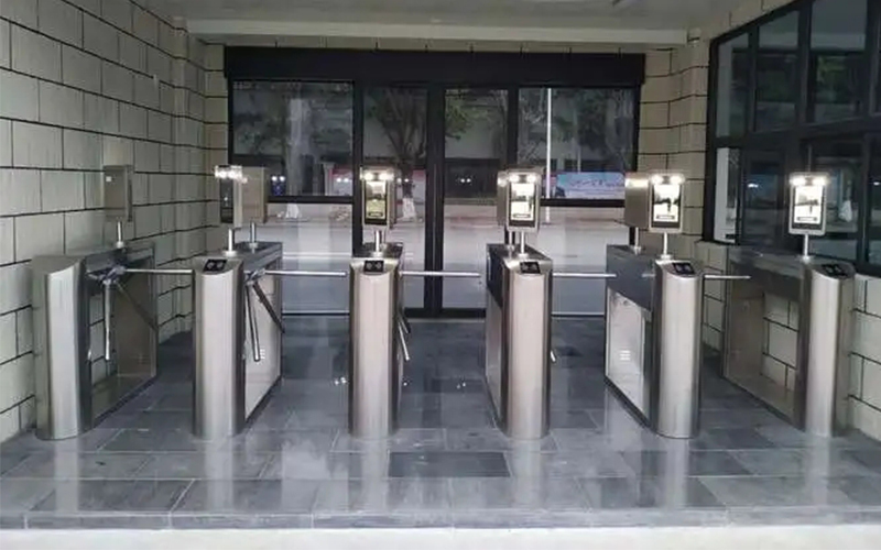 產品說明：全自動三輥閘功能介紹