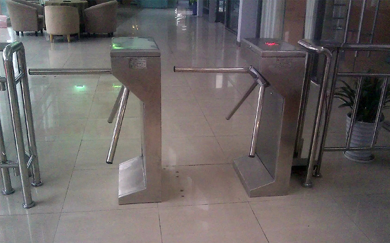 三輥閘機(jī)安裝應(yīng)該注意哪些？