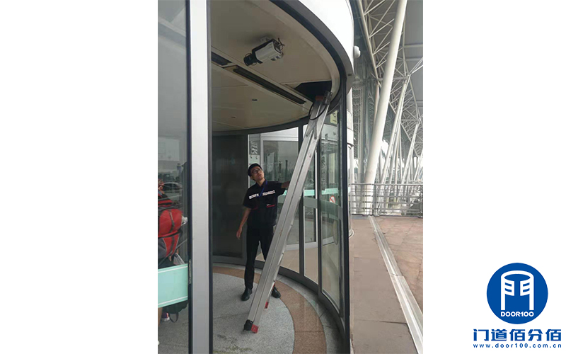 山東某機場弧形自動門保養服務