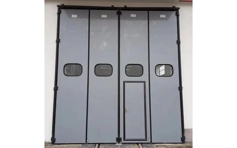 延長工業折疊門壽命，保養攻略來襲