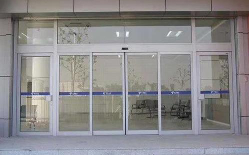 感應玻璃門維修方法，四個步驟找出問題