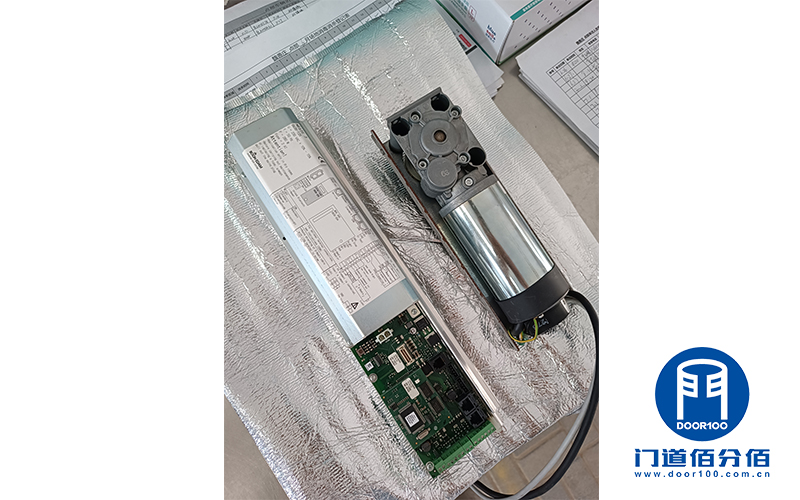 項目介紹丨上海交銀寶盾兩翼與三翼旋轉門維修