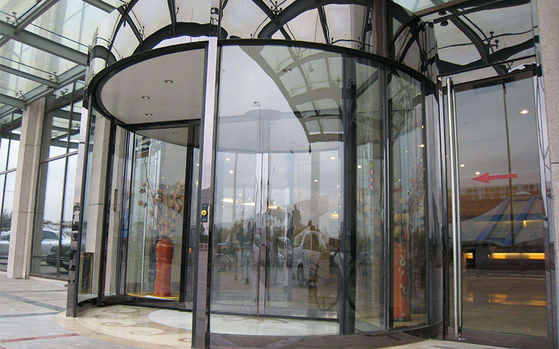 自動(dòng)旋轉(zhuǎn)門(mén)是如何鎖門(mén)的？旋轉(zhuǎn)門(mén)門(mén)鎖介紹