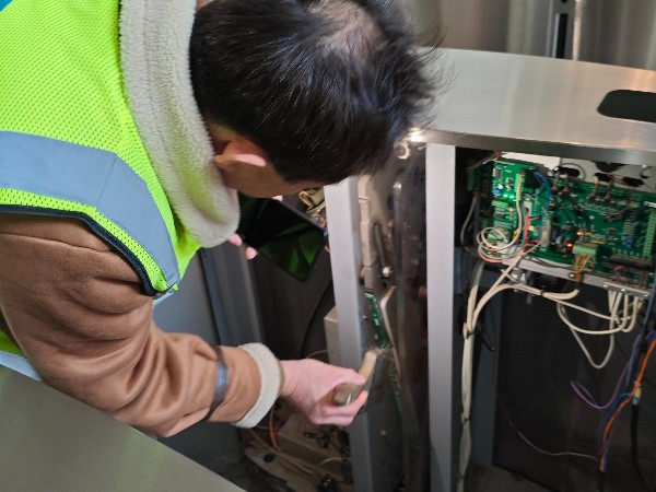 寫字樓自動速通門大保養(yǎng)