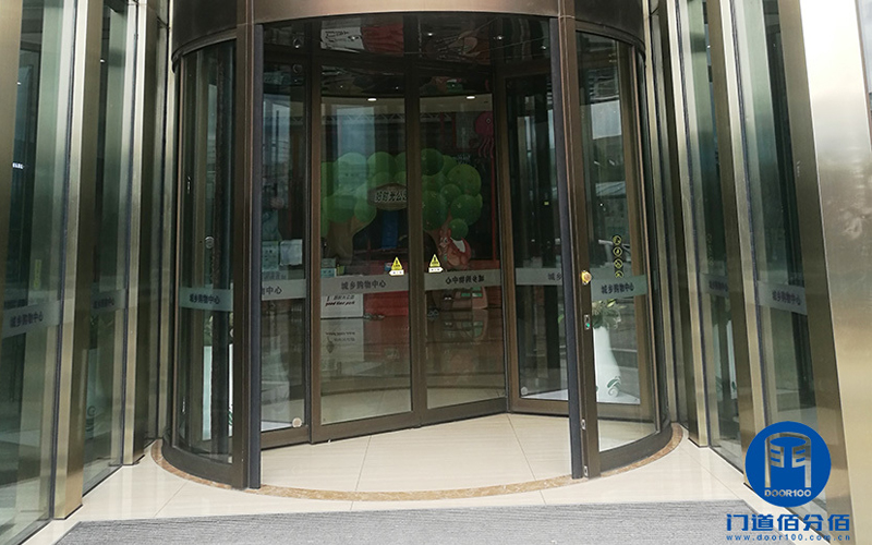 北京大興購物廣場自動(dòng)旋轉(zhuǎn)門檔位調(diào)節(jié)功能維修服務(wù)