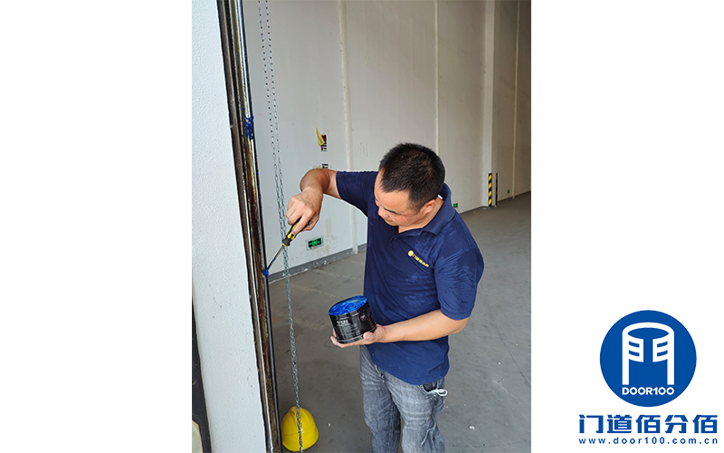 服務案例丨江蘇移動倉庫園區提升門控制故障維修