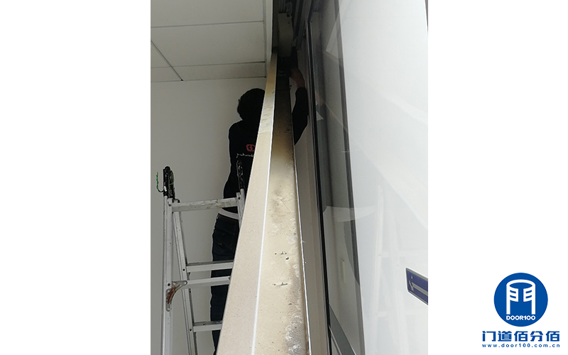 國家電網下屬某管理中心自動玻璃門維修服務案例