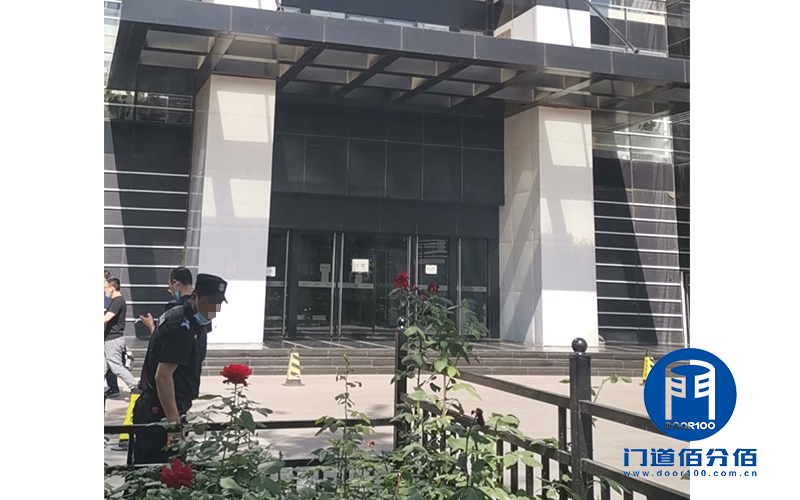 大廈各大門四樘凱必盛旋轉門保養檢測維護實錄