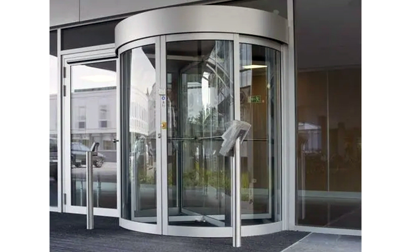 深入了解四翼旋轉(zhuǎn)門：組成、功能、維修和保養(yǎng)