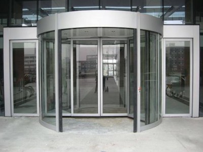 自動旋轉(zhuǎn)門如何降低接觸式病毒感染，詳述自動手動旋轉(zhuǎn)門區(qū)別